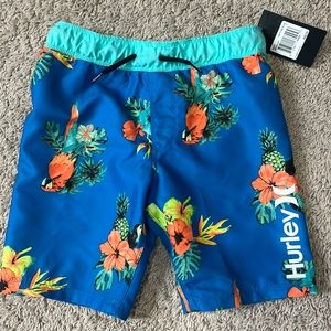 BRAND NEW!  HURLEY BOYS SWIM SHORT.  BOYS SIZE 7.